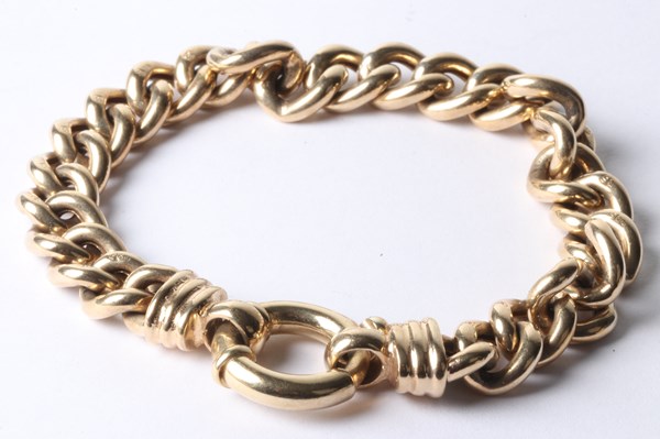 Lot 1037 - GOLD BRACELET