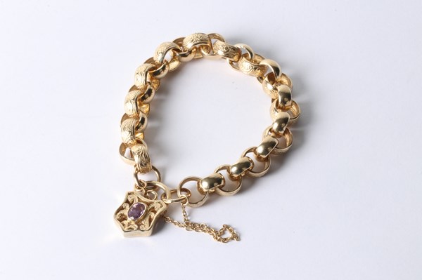 Lot 1038 - GOLD BRACELET