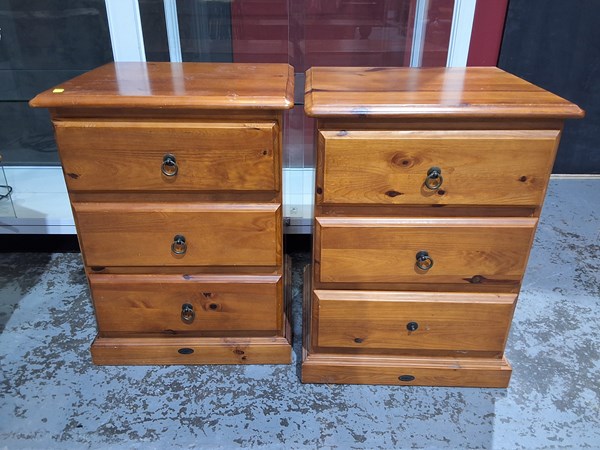 Lot 171 - BEDSIDE TABLES