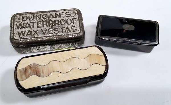 Lot 1071 - SNUFF BOXES