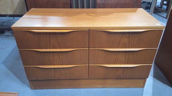 Lot 312 - CHEST OF DRAWERS