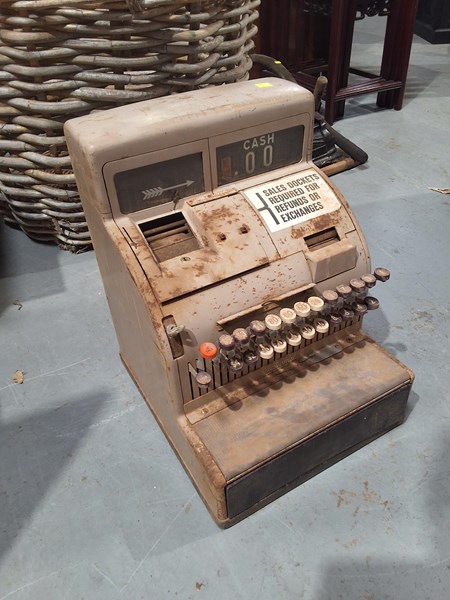 Lot 340 - CASH REGISTER