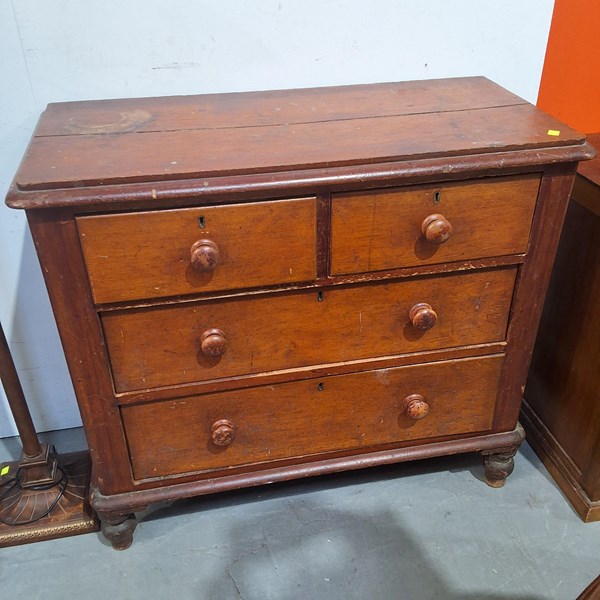 Lot 195 - CEDAR CHEST OF DRAWERS