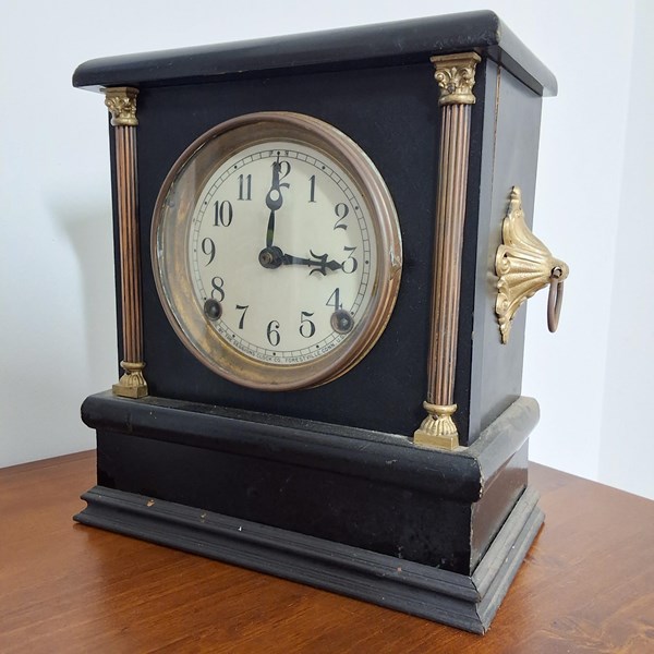 Lot 1142 - SESSIONS MANTEL CLOCK