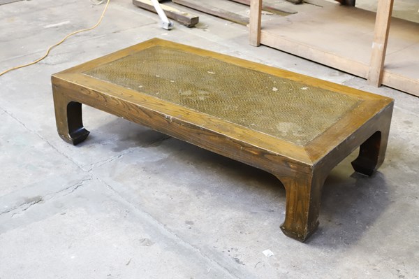 Lot 26 - COFFEE TABLE