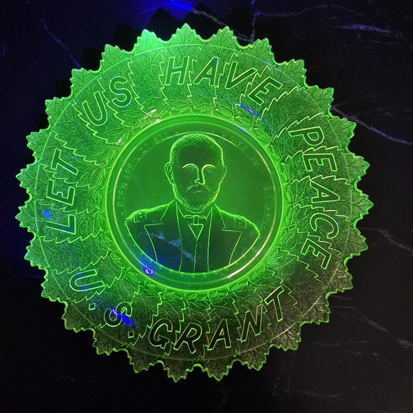 Lot 1196 - YELLOW URANIUM GLASS PLATE