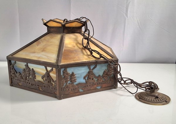 Lot 1426 - CEILING LIGHT FITTING