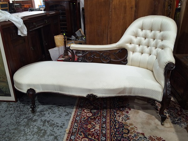 Lot 145 - CHAISE LOUNGE