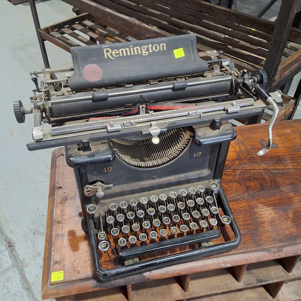 Lot 241 - TYPEWRITER