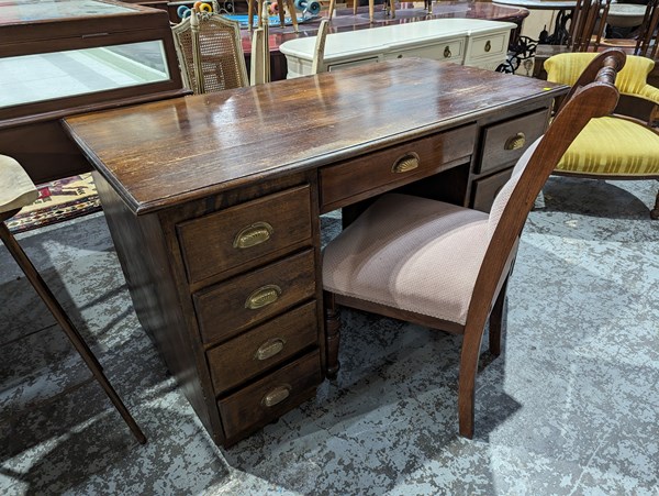 Lot 184 - TWIN PEDESTAL DESK