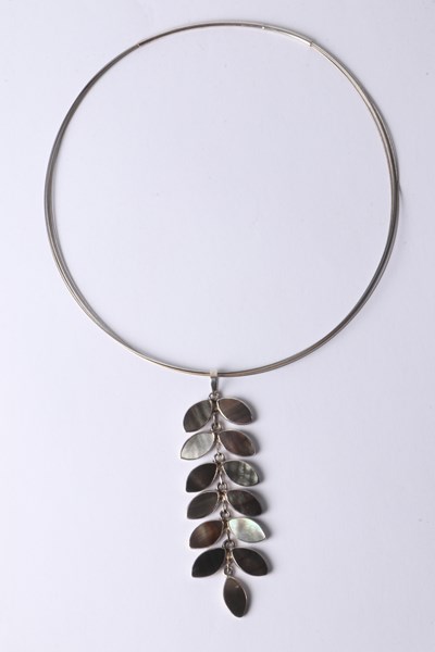 Lot 1034 - SILVER NECKLACE