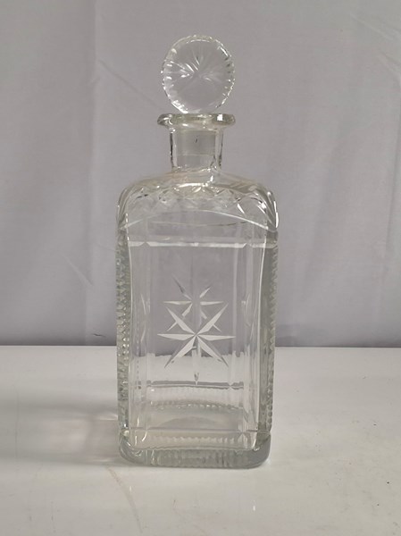 Lot 1260 - CRYSTAL DECANTER