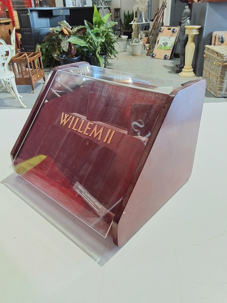 Lot 1275 - COUNTERTOP CIGAR DISPLAY