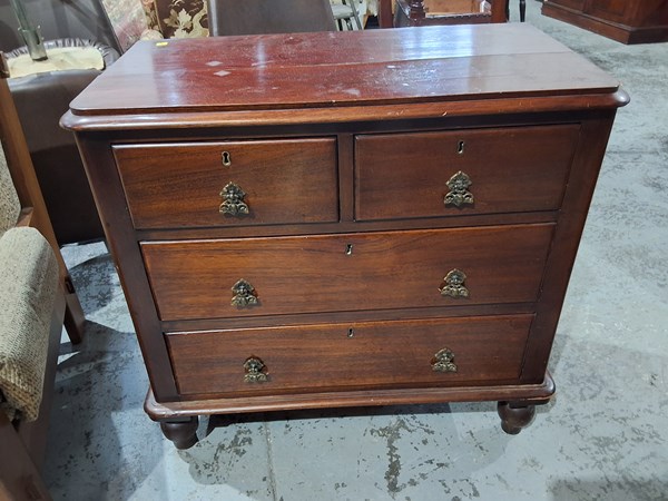 Lot 158 - CHEST OF DRAWERS