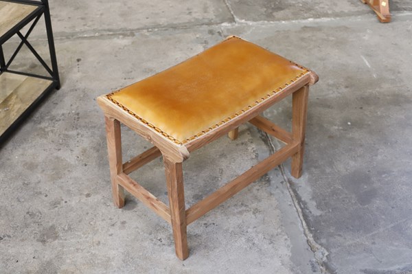 Lot 111 - BENCH