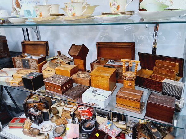 Lot 1420 - CIGARETTE DISPENSERS