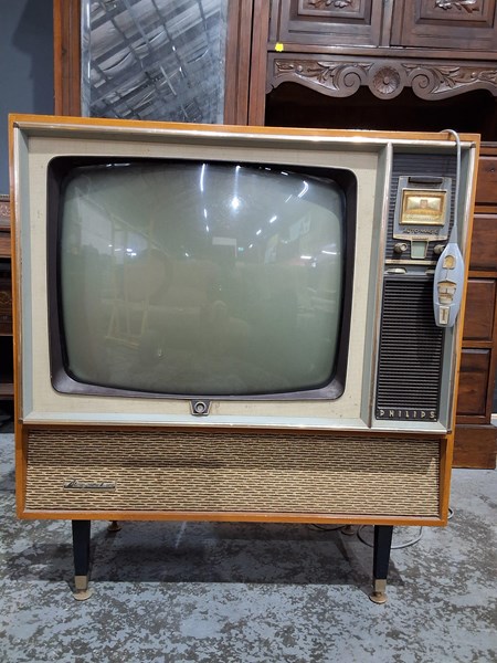 Lot 270 - RETRO TELEVISION