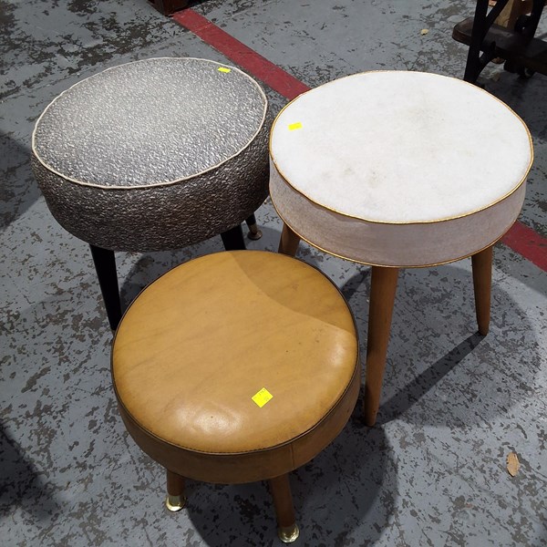 Lot 180 - STOOLS