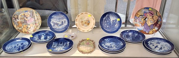 Lot 1126 - COLLECTABLE PLATES