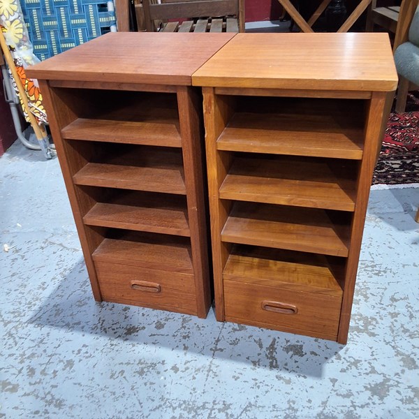 Lot 298 - SIDE CABINETS