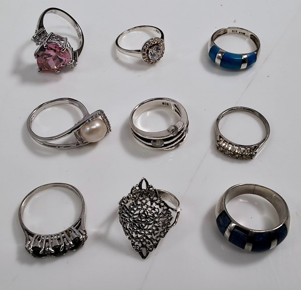 Lot 1055 - JEWELLERY