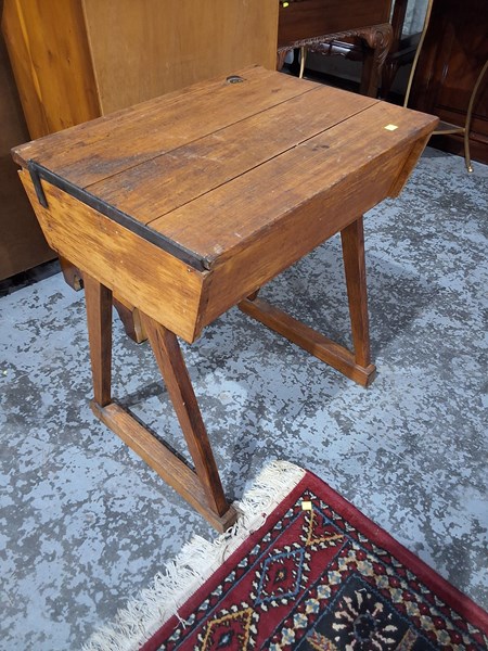 Lot 199 - SCHOOL DESK