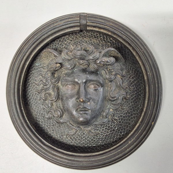 Lot 1077 - MEDUSA HEAD HANDLE