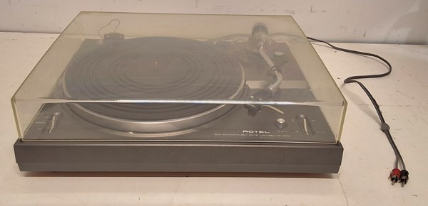 Lot 1225 - RECORD PLAYER