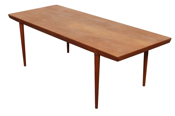 Lot 110 - COFFEE TABLE