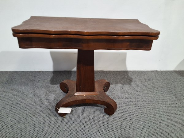 Lot 318 - TEA TABLE