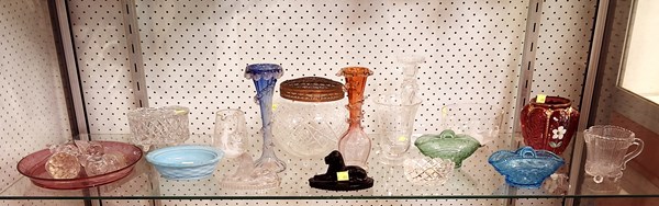 Lot 1366 - A COLLECTION OF GLASS