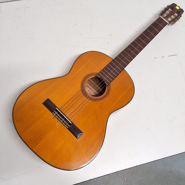 Lot 1400 - ACOUSTIC GUITAR