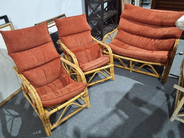 Lot 359 - CANE PATIO SUITE