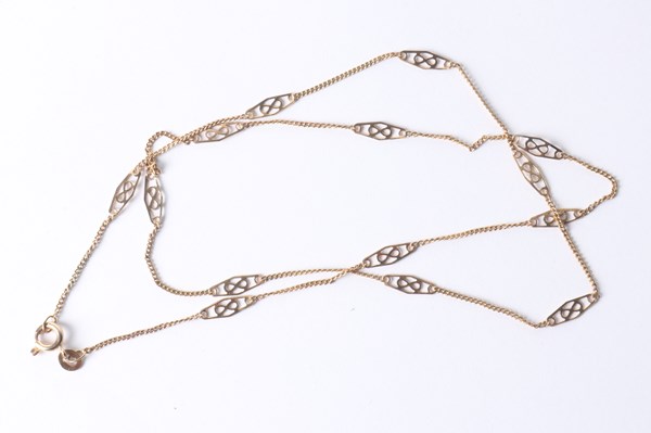 Lot 1017 - GOLD NECKLACE