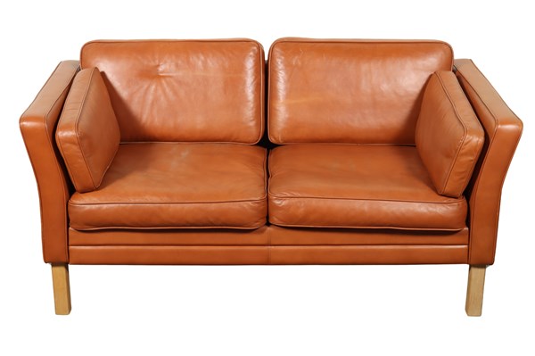 Lot 116 - DANISH LEATHER LOUNGE