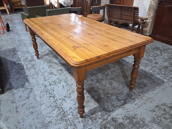 Lot 65 - DINING TABLE