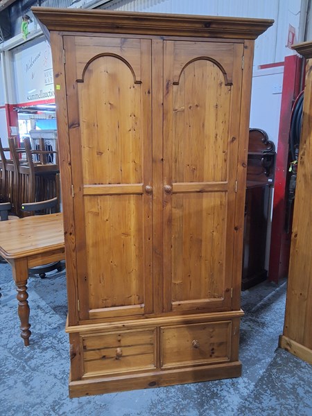 Lot 49 - WARDROBE