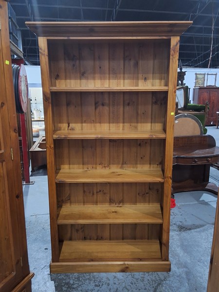 Lot 50 - BOOKSHELF