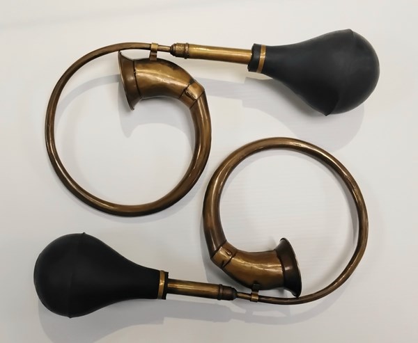 Lot 1191 - PAIR OF VINTAGE CAR HORNS