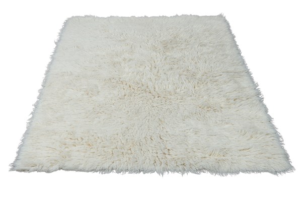 Lot 102 - FLOKATI RUG