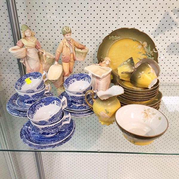 Lot 1310 - CHINA SERVINGWARE & FIGURES