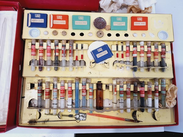 Lot 1194 - THE MERIT CHEMISTRY SET