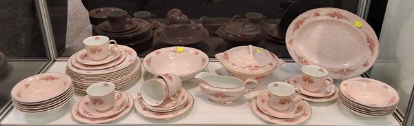 Lot 1392 - DINNER SERVICE