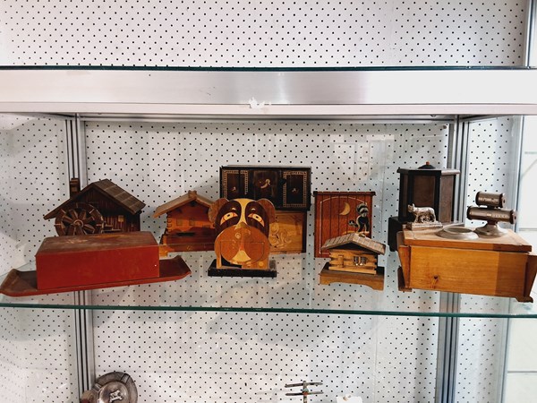 Lot 1292 - CIGARETTE DISPENSERS