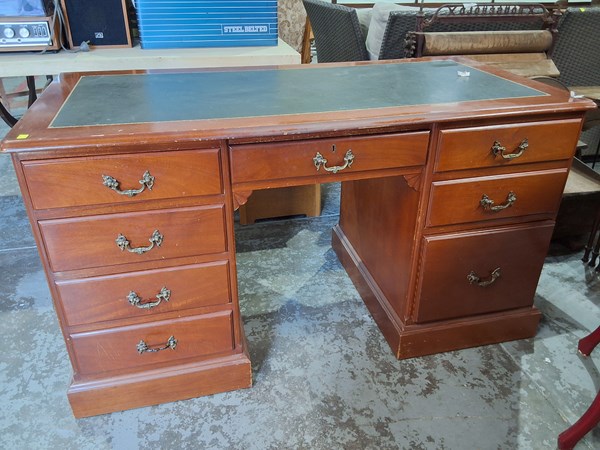 Lot 62 - TWIN PEDESTAL DESK