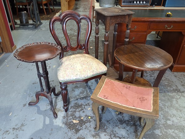 Lot 110 - FURNITURE LOT