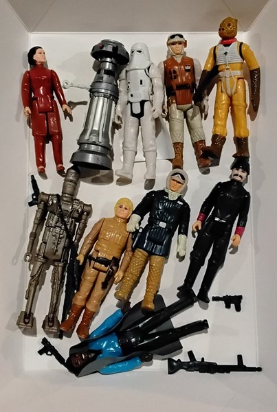 Lot 1420 - STAR WARS FIGURINES