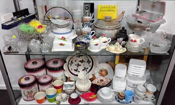 Lot 1217 - KITCHENWARE