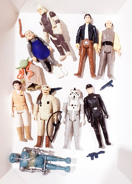 Lot 1421 - STAR WARS FIGURINES