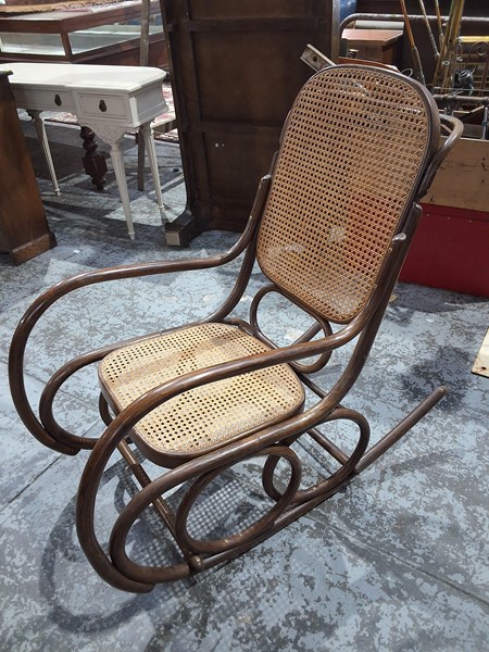 Lot 152 - ROCKING CHAIR